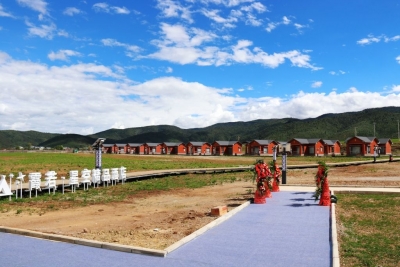 今天，盛夏如约而至，让我们在香格里拉相约“霞若·星空”
