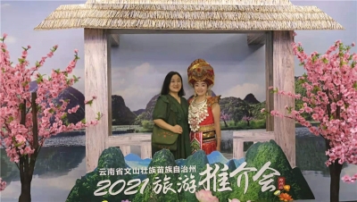 温风至，小暑来！文山邀请郑州朋友去避暑赏并蒂莲