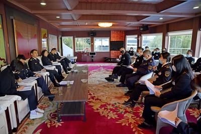 大理旅游集团洱海游船分公司持续推动“大理之问”大讨论活动走深走实