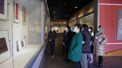 《苗绣》展在大理州博物馆开展