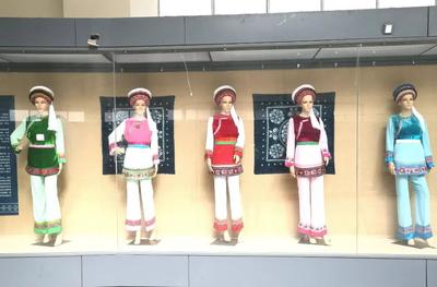 “蝴蝶泉边好梳妆——白族服饰精品展”走进玉溪市博物馆