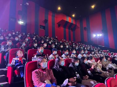 电影《你是我的一束光》在大理首映