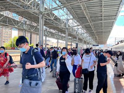 7天客流超30万！今天的大理火车站有多“热”