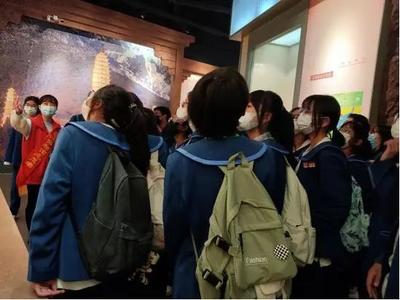 大理州民族中学师生到州博物馆开展主题参观活动