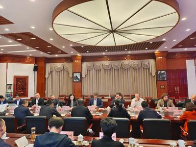 大理州与普德赋集团举行项目座谈会