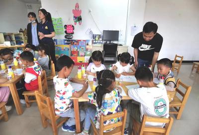 漾濞县图书馆与县幼儿园共同开展“4·23”世界读书日活动