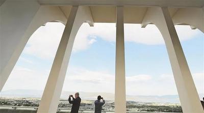 《把洱海保护好》 经济日报整版关注洱海保护