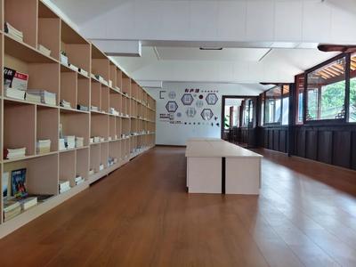 巍山縣圖書館開展書香進機關(guān)活動